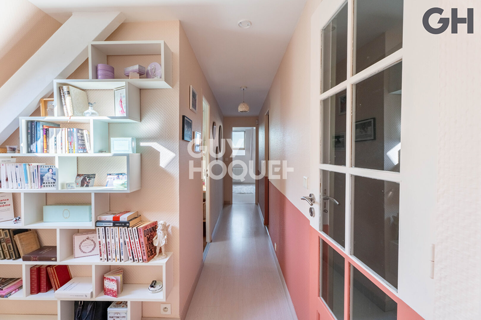 CHARMANTE MAISON FAMILIALE AVEC SOUS-SOL DE 6 PIECES (125.50 m²) À ETIOLLES