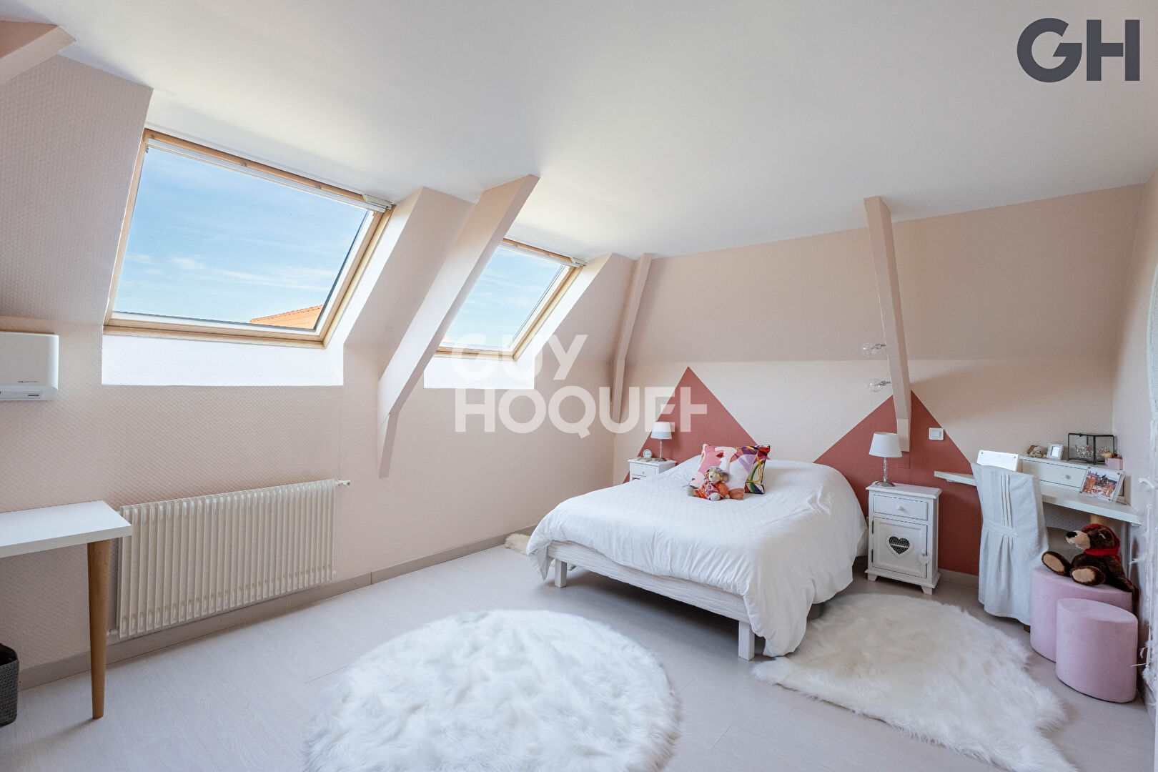 CHARMANTE MAISON FAMILIALE AVEC SOUS-SOL DE 6 PIECES (125.50 m²) À ETIOLLES