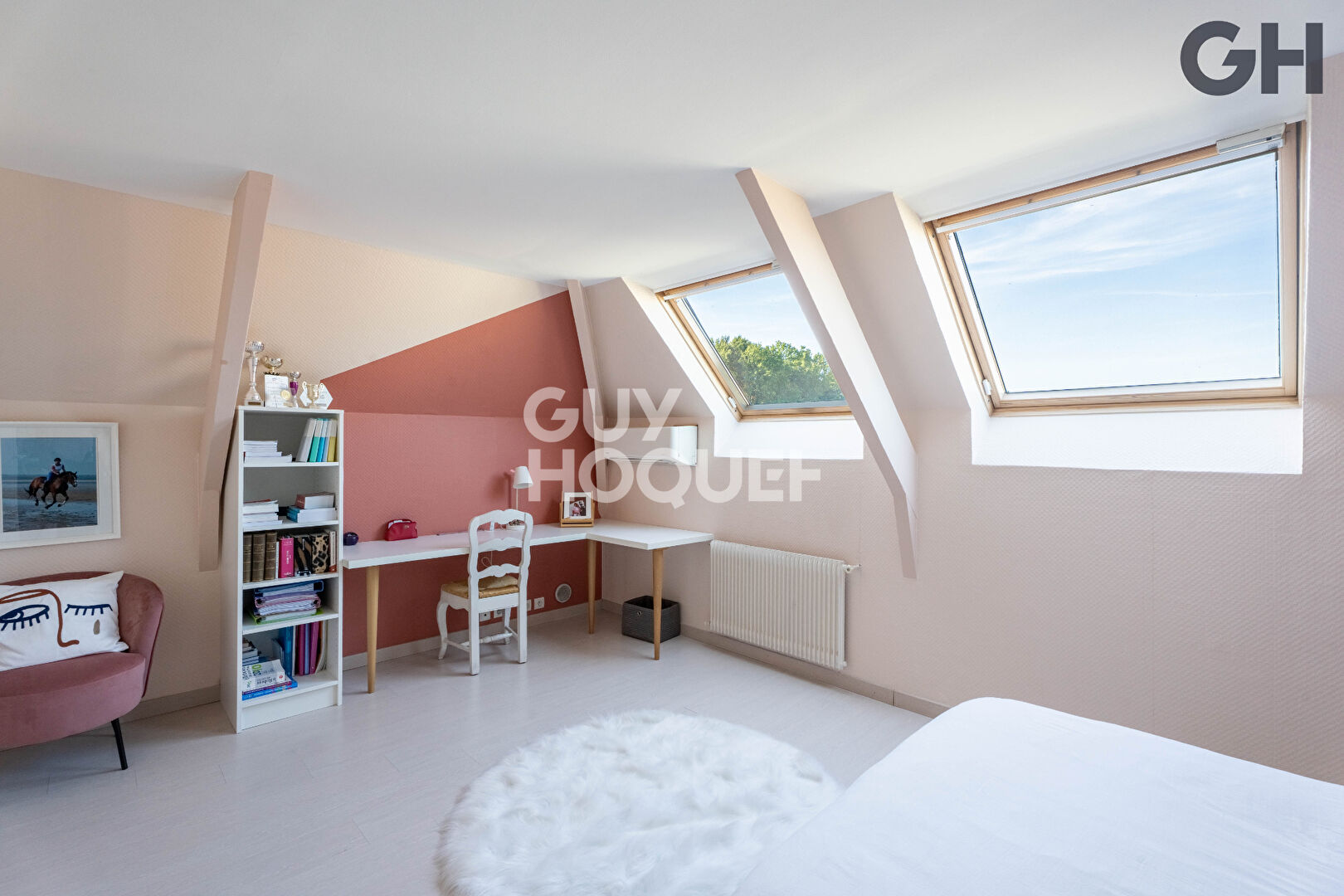CHARMANTE MAISON FAMILIALE AVEC SOUS-SOL DE 6 PIECES (125.50 m²) À ETIOLLES