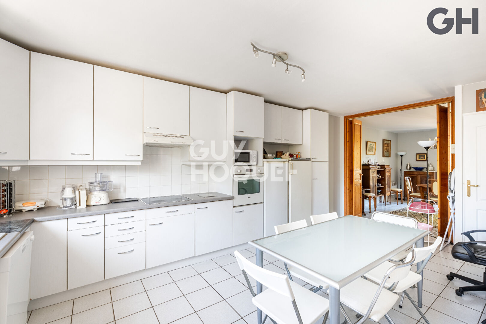 MAISON FAMILIALE AVEC SOUS-SOL DE 7 PIECES (173 m²) à SOISY-SUR-SEINE