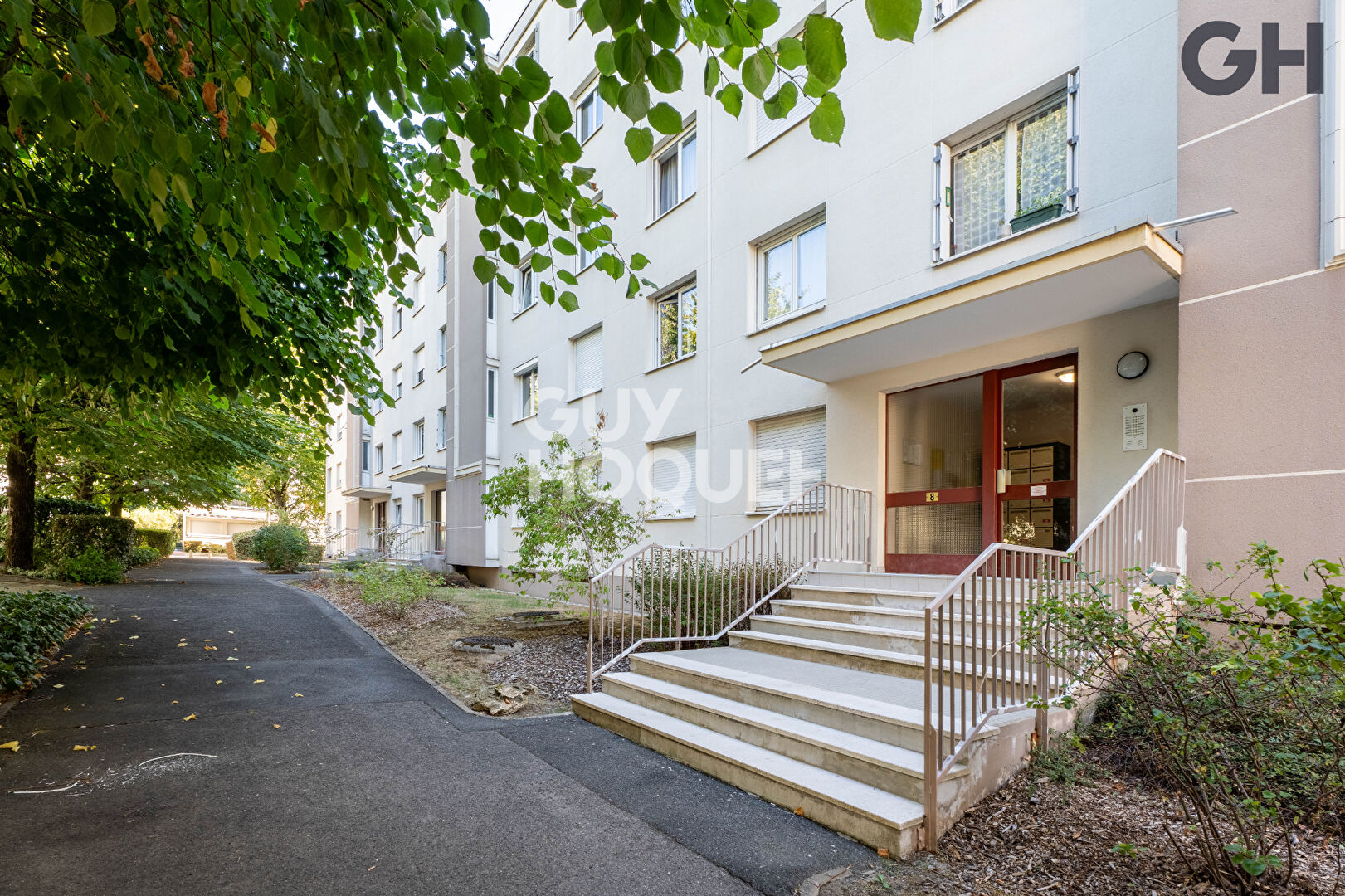 APPARTEMENT DE 4 PIÈCES (77.38m²) AVEC PARKING ET BOX À EVRY COURCOURONNES