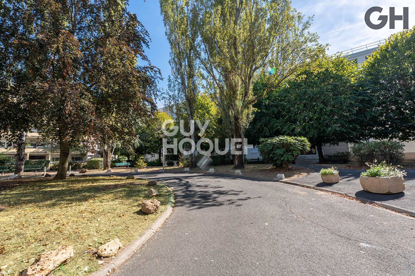 APPARTEMENT DE 4 PIÈCES (77.38m²) AVEC PARKING ET BOX À EVRY COURCOURONNES