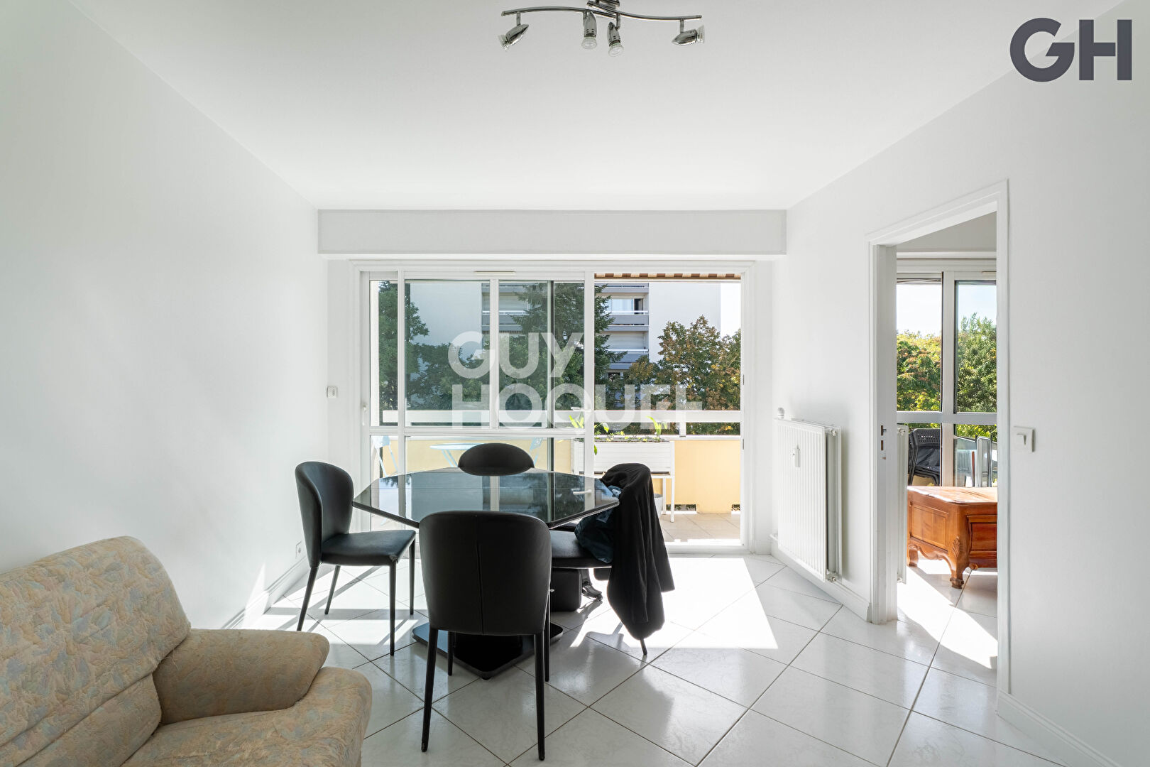 APPARTEMENT DE 4 PIÈCES (77.38m²) AVEC PARKING ET BOX À EVRY COURCOURONNES