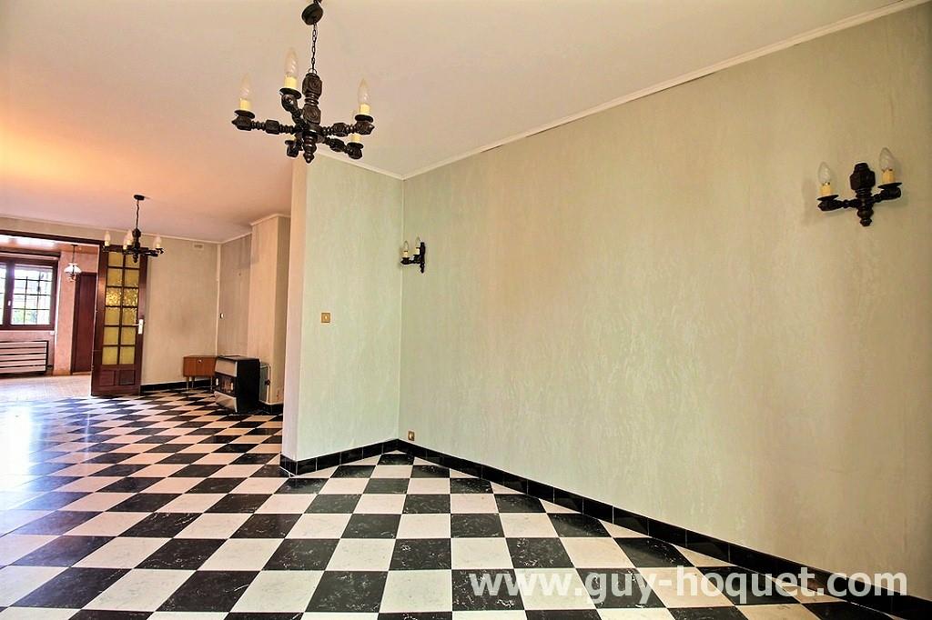 À vendre, maison d'environ 103 m² à Sin-Le-Noble (59450).