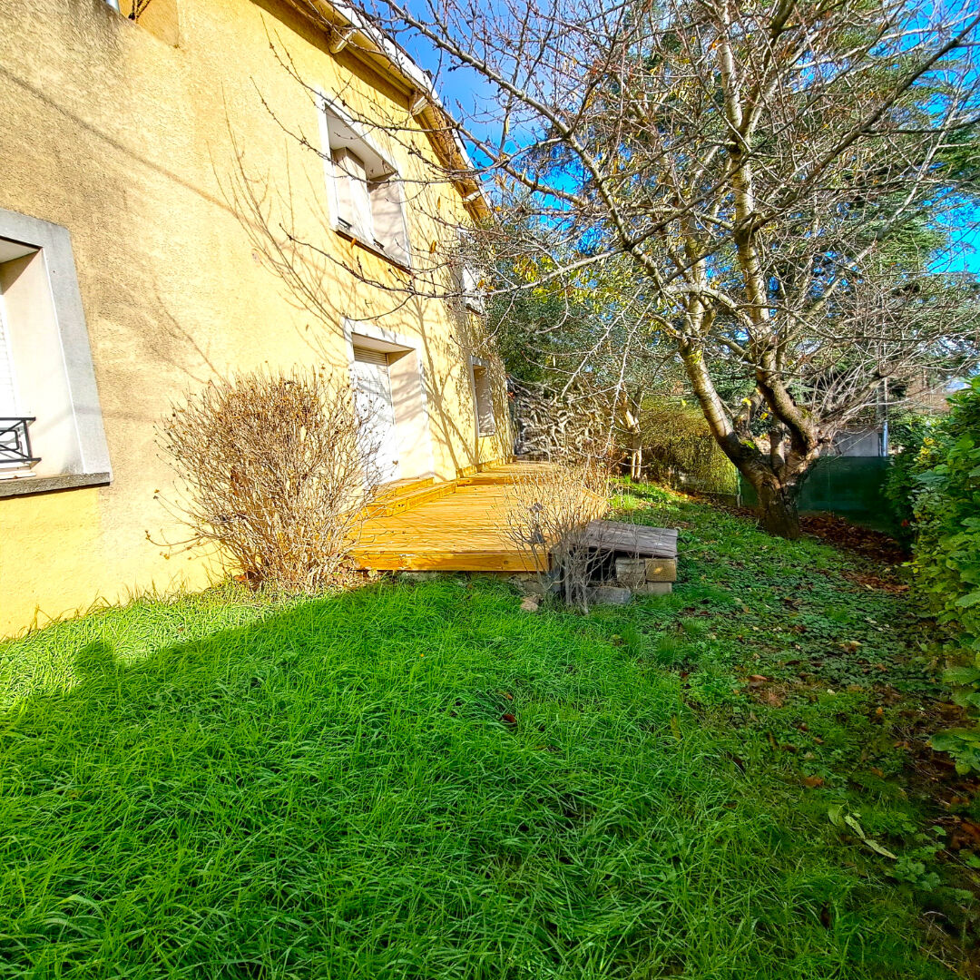 Rez de jardin de 125m², 4 chambres, à St Genis laval centre