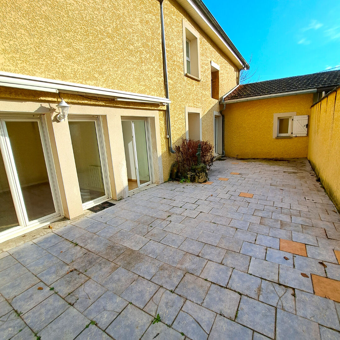 Rez de jardin de 125m², 4 chambres, à St Genis laval centre