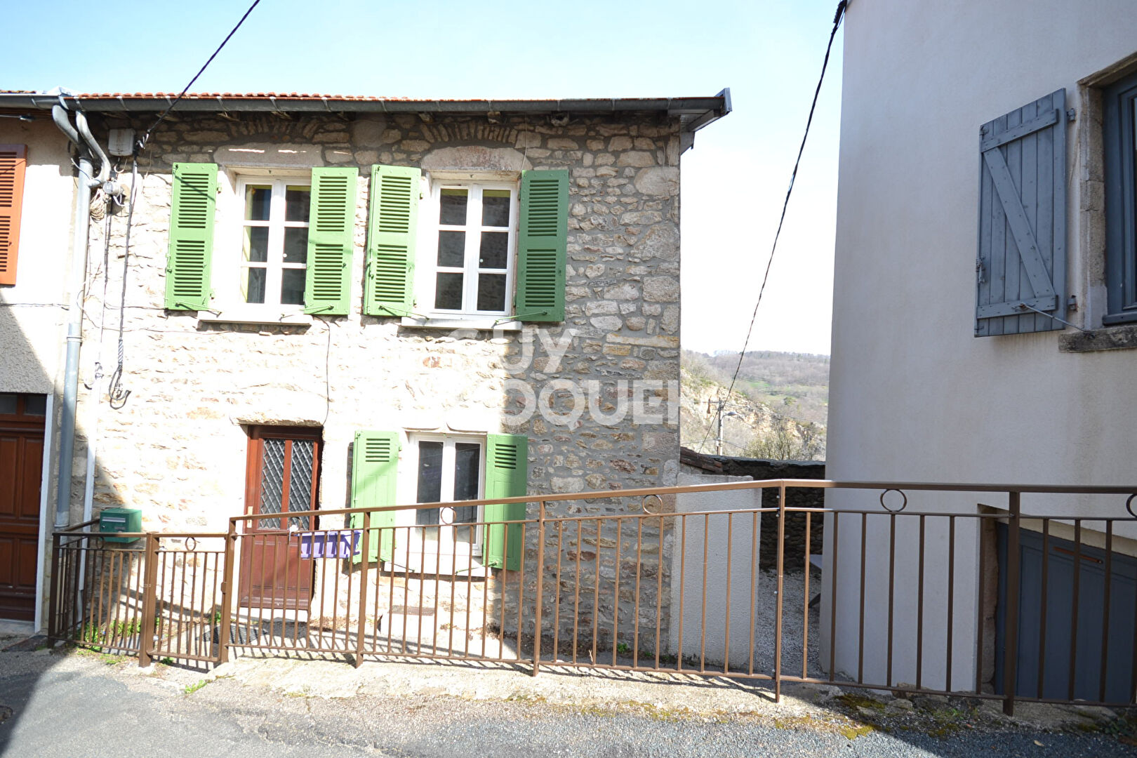 Belle maison de village avec terrain au centre d'Yzeron