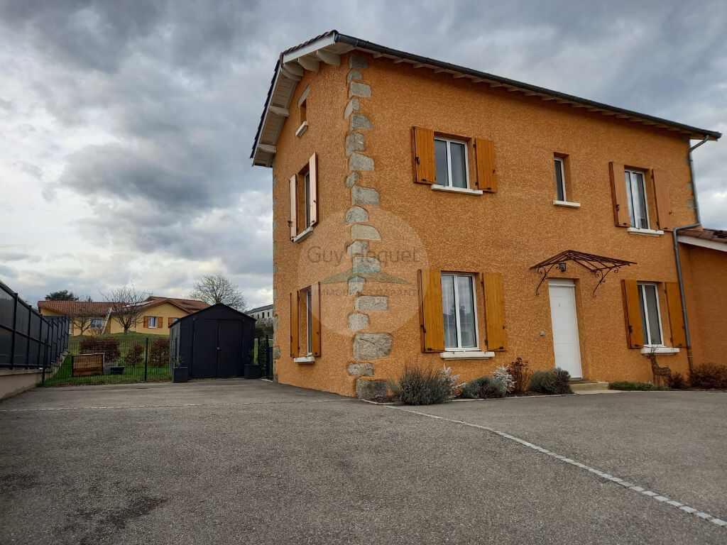Maison mitoyenne  à Soucieu-En-Jarrest (69510).