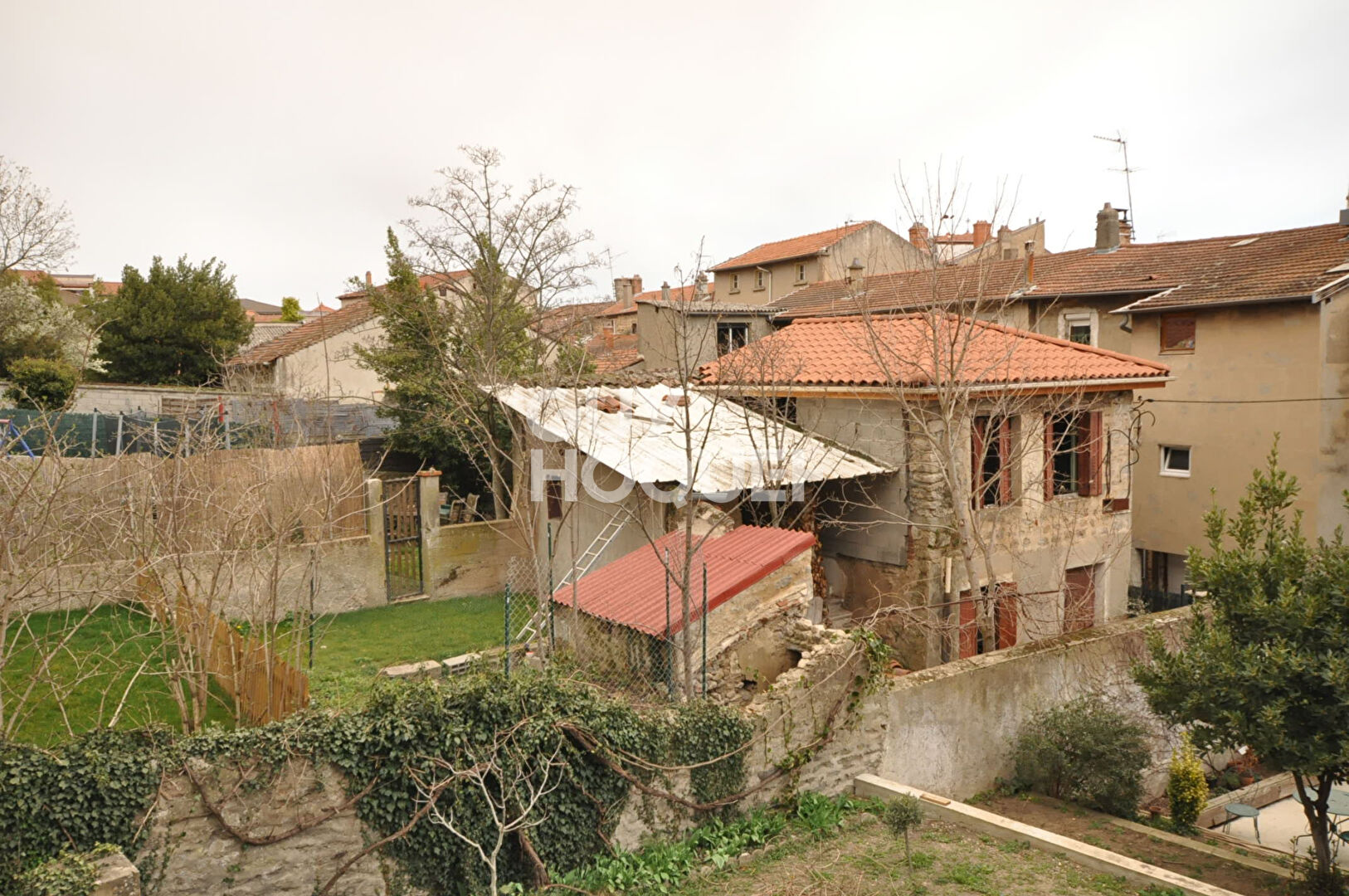 Maison de village à rénover à Soucieu