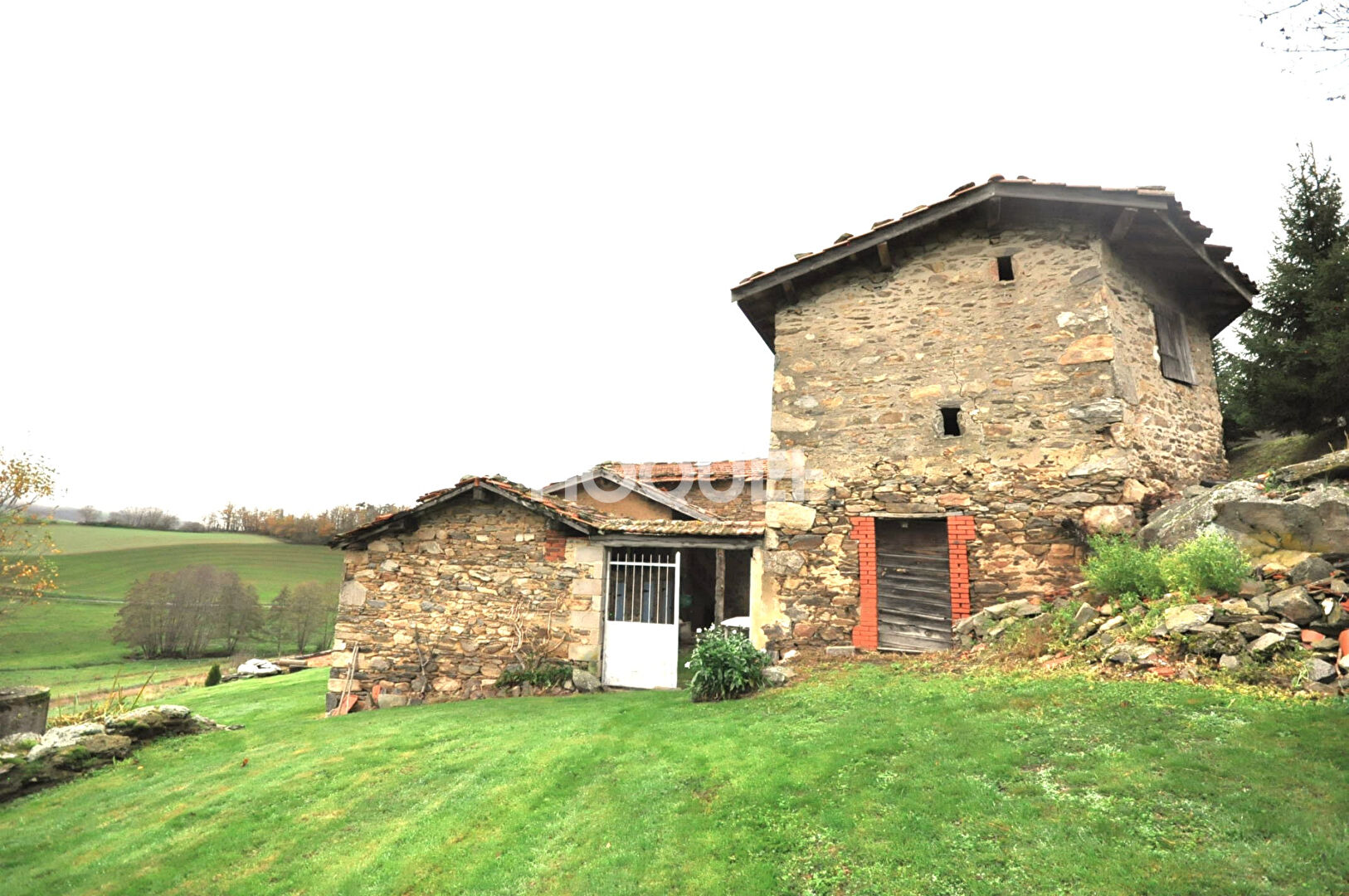 Corps de ferme à Saint Martin En Haut