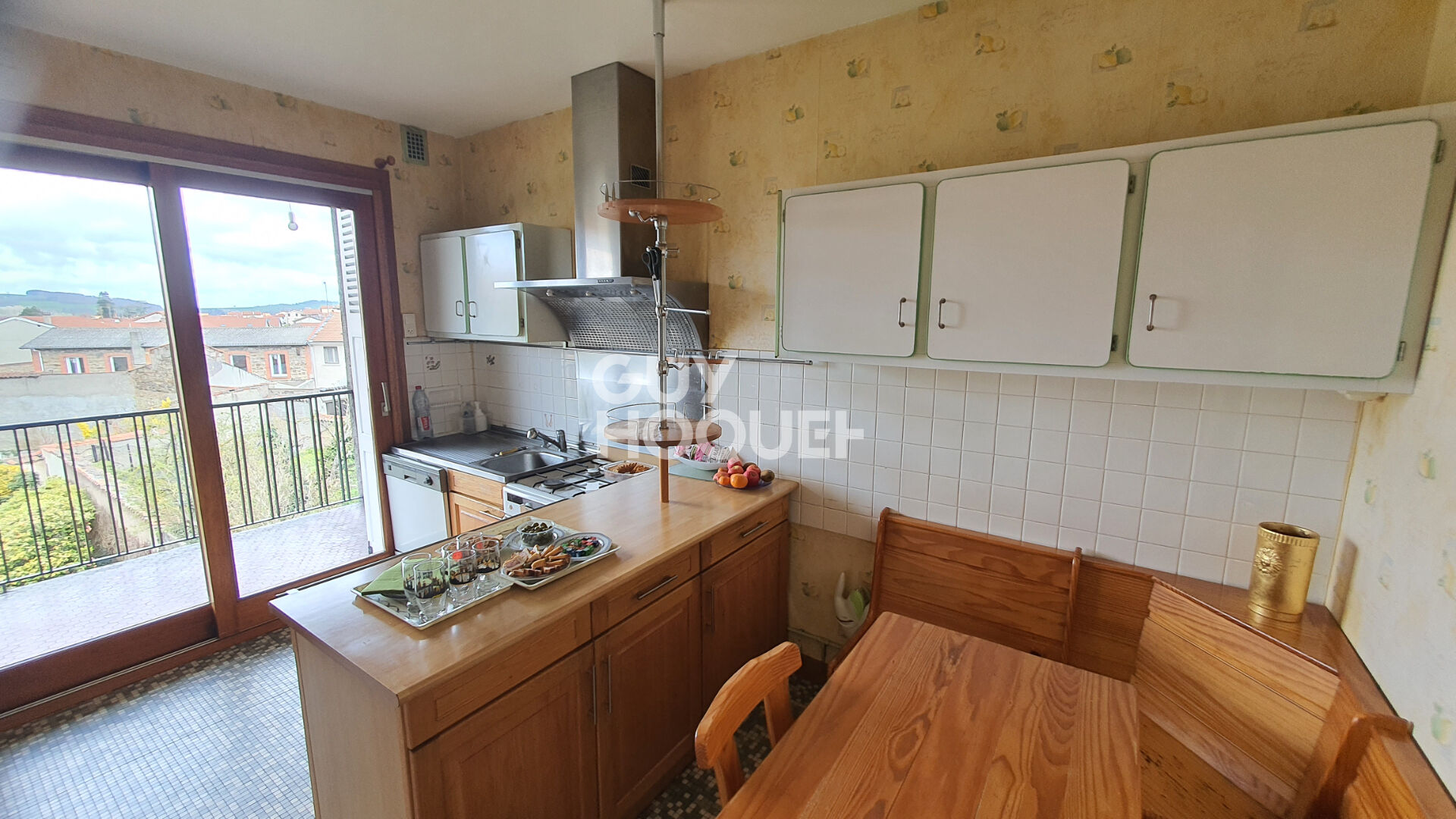 Maison avec local professionnel, 12 pièces, à Chazelles-sur-Lyon