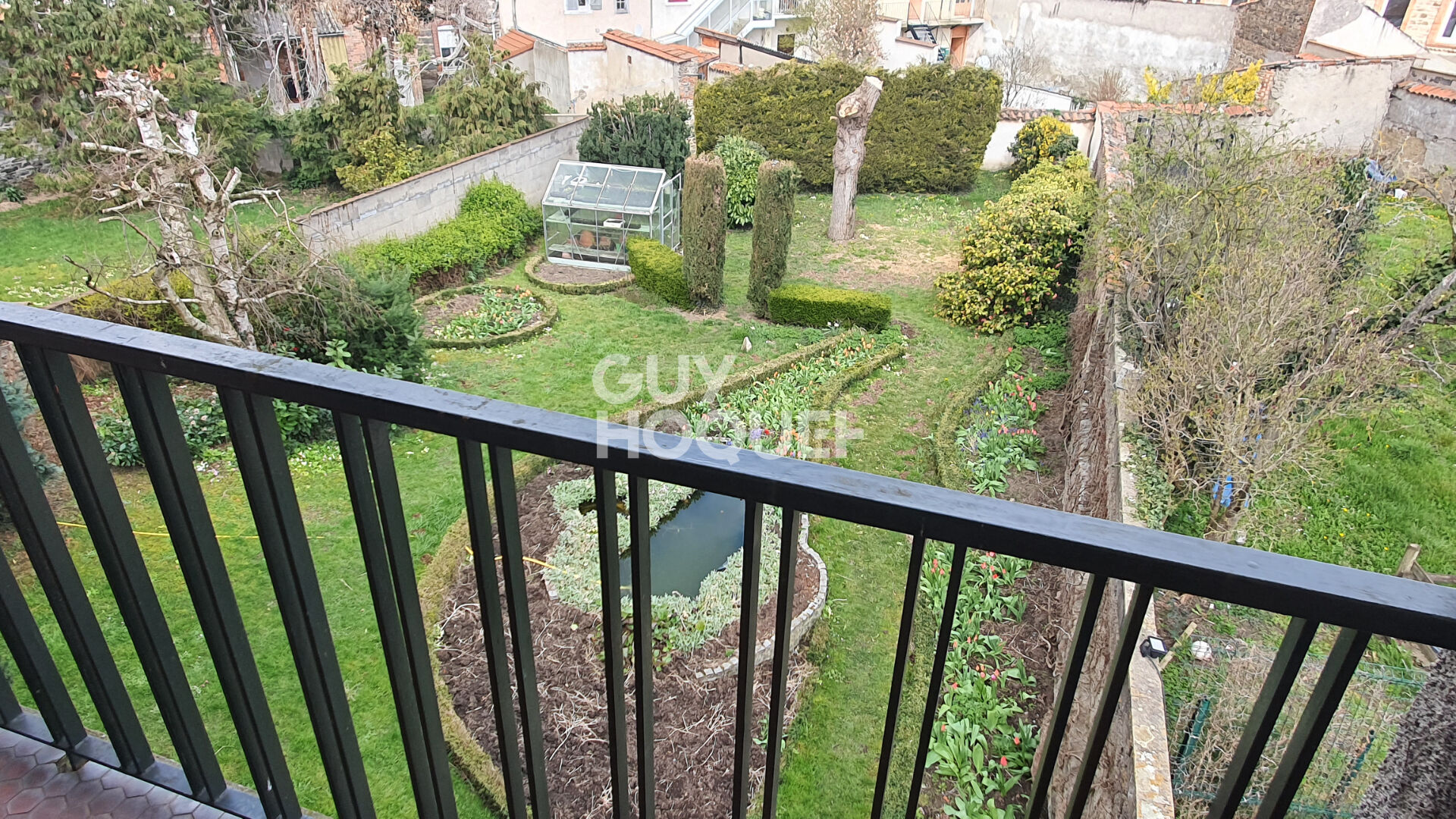 Maison avec local professionnel, 12 pièces, à Chazelles-sur-Lyon
