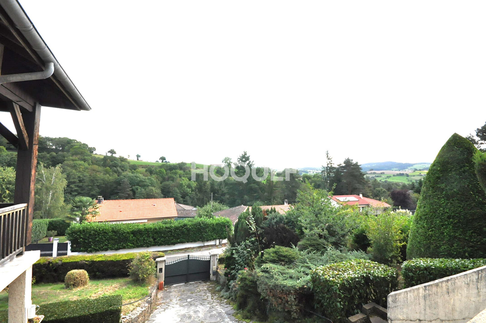 Maison à Saint Symphorien Sur Coise de 198 m² sur un terrain de 1054 m²