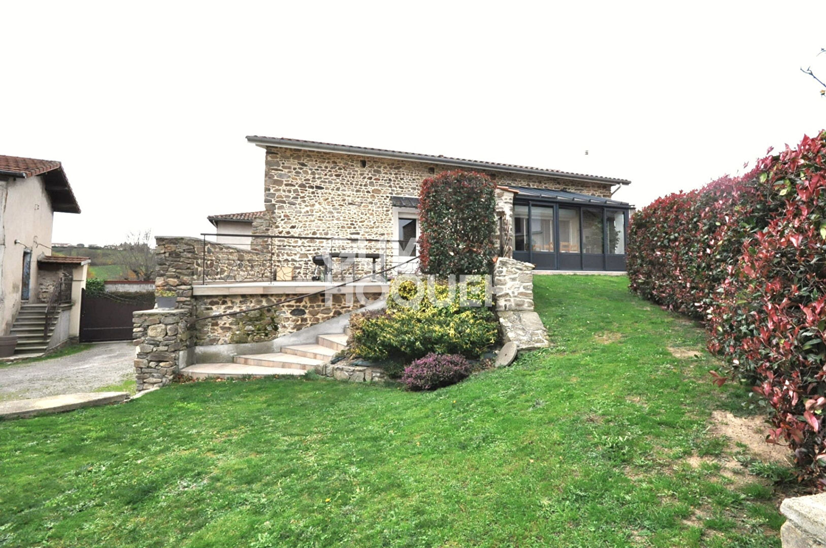 Maison à Grammond de 181 m²  sur une parcelle de 637 m²