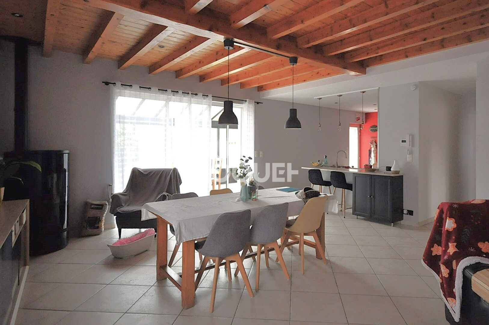 Maison à Grammond de 181 m²  sur une parcelle de 637 m²