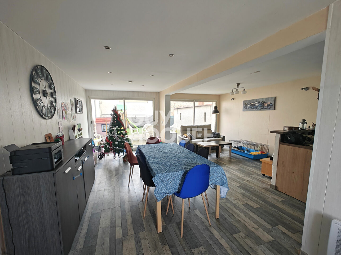 Maison de 140 m2 à Souzy