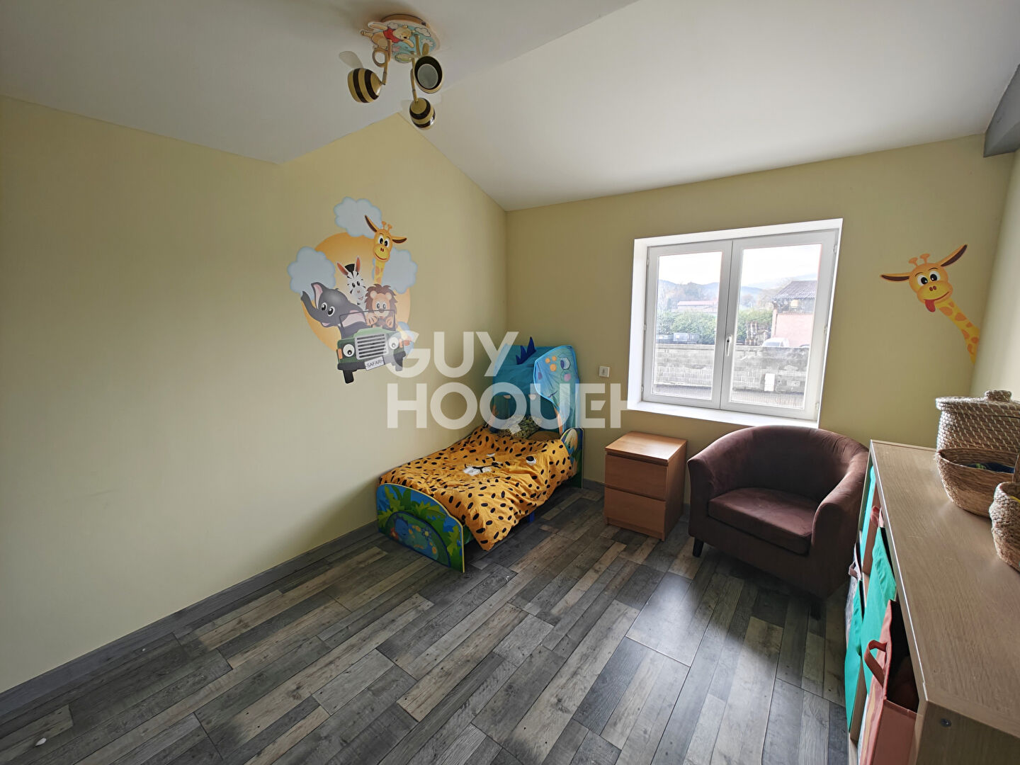 Maison de 140 m2 à Souzy