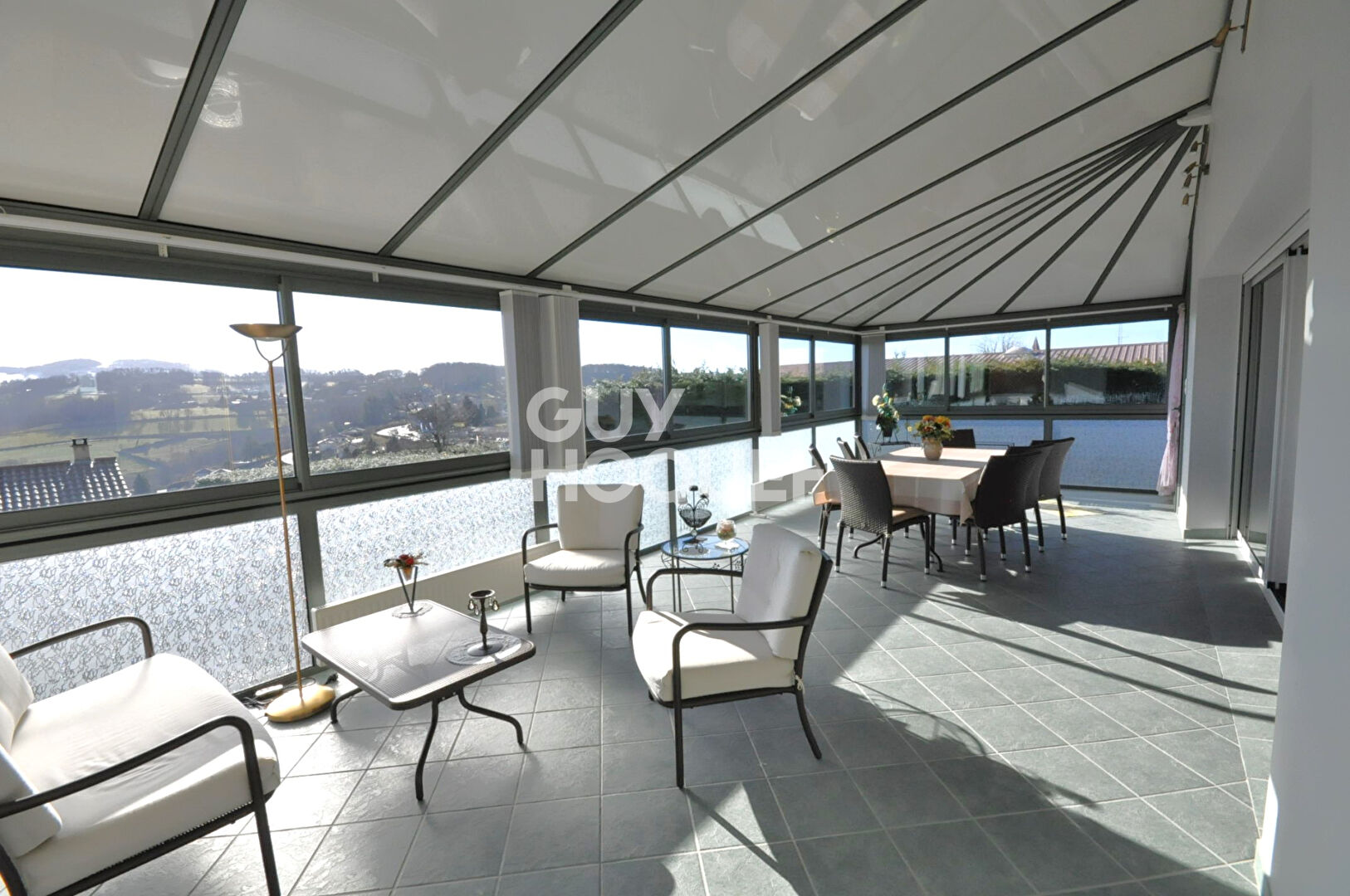 Maison de 192 m² à Saint Martin en Haut sur une parcelle de 932 m²