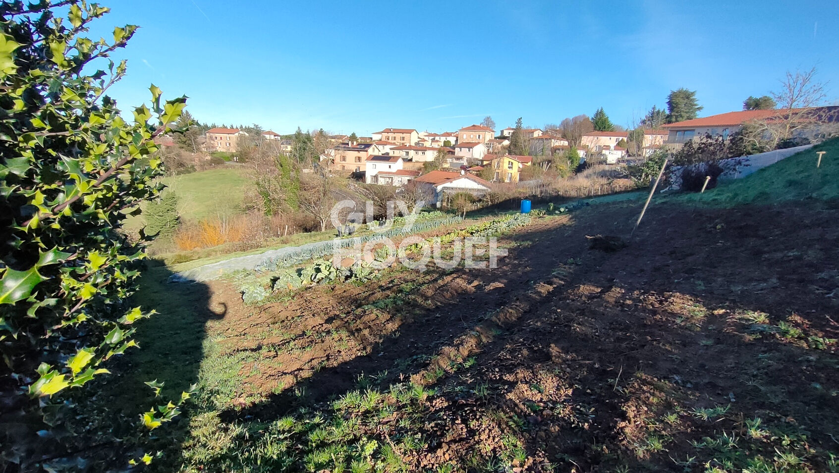 Terrain de 1574 m² à Saint Martin en Haut centre