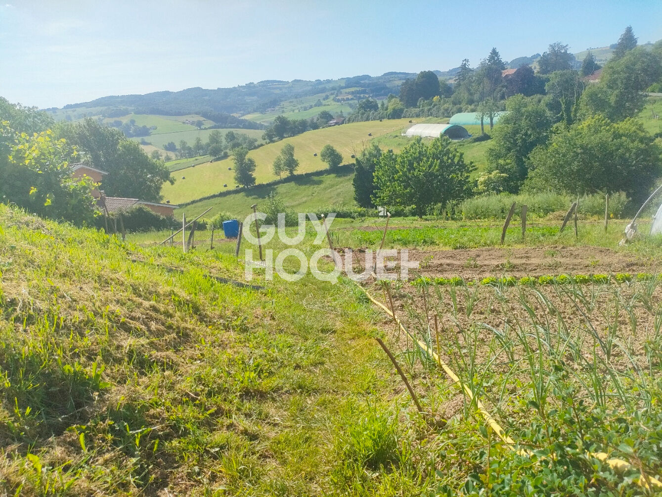 Terrain de 1574 m² à Saint Martin en Haut centre