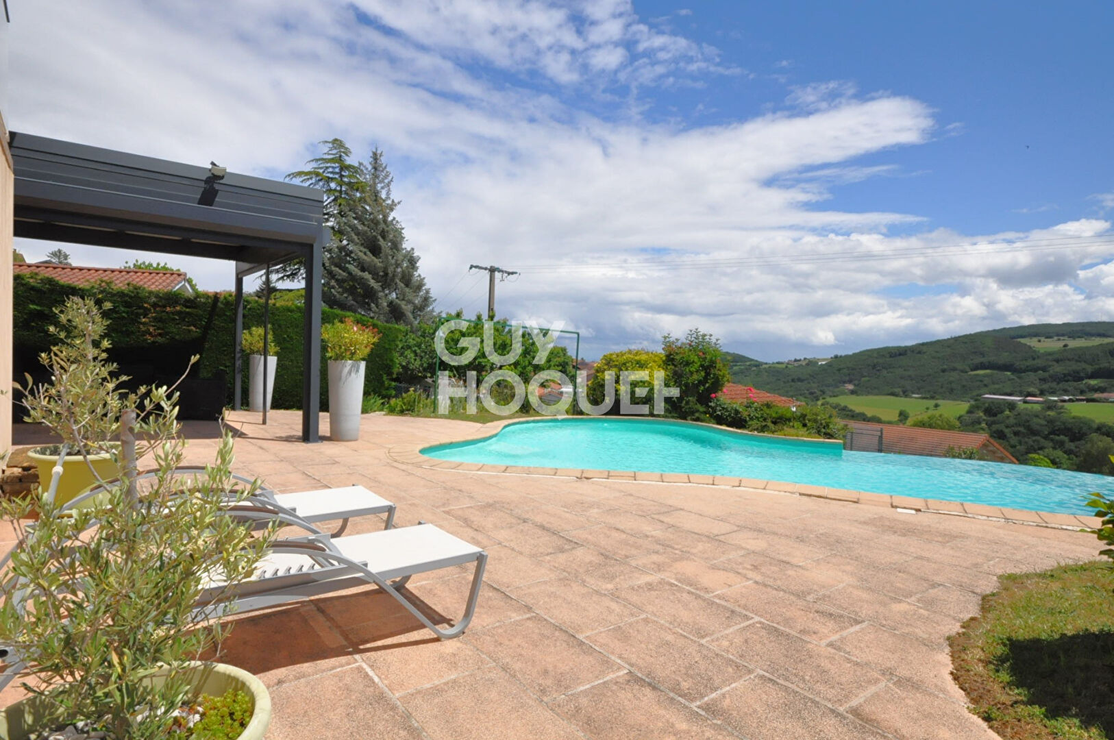 Maison à Saint Martin en Haut de 9 pièces, 165 m2 sur une parcelle de 1004 m²