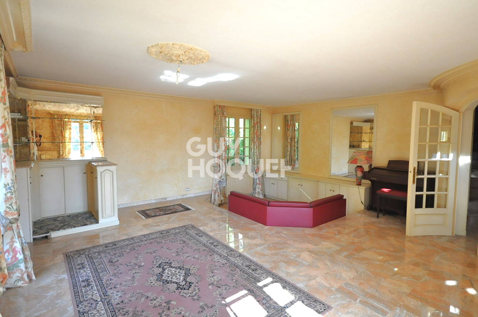 Maison à Saint Symphorien Sur Coise de 163 m² sur un terrain de 1054 m²
