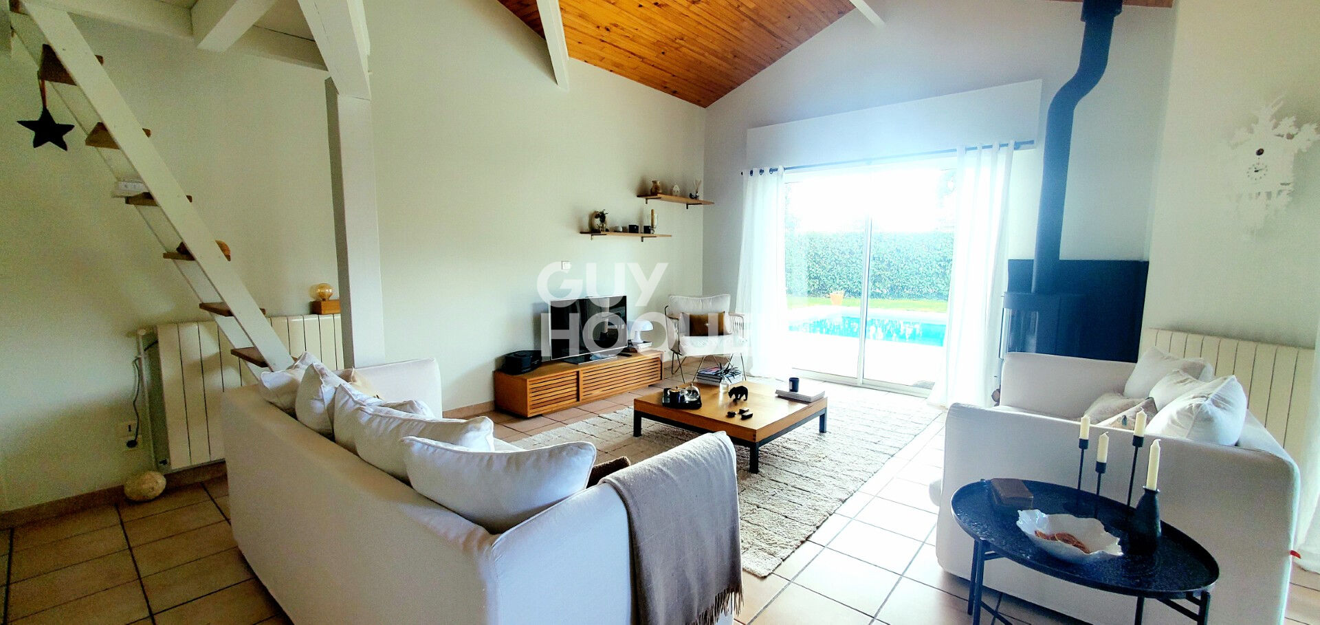 Maison rénovée avec piscine