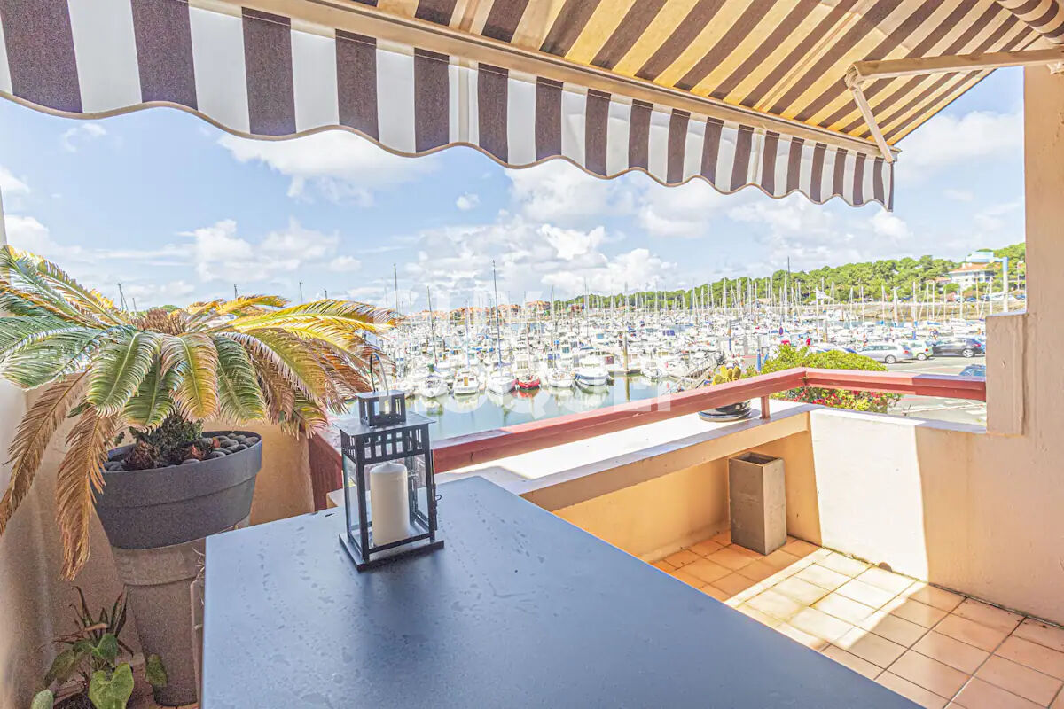 Vue sur le port de plaisance