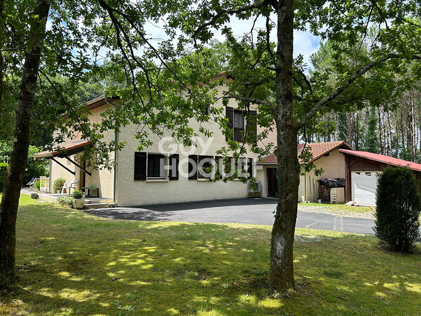 Villa avec piscine et tennis