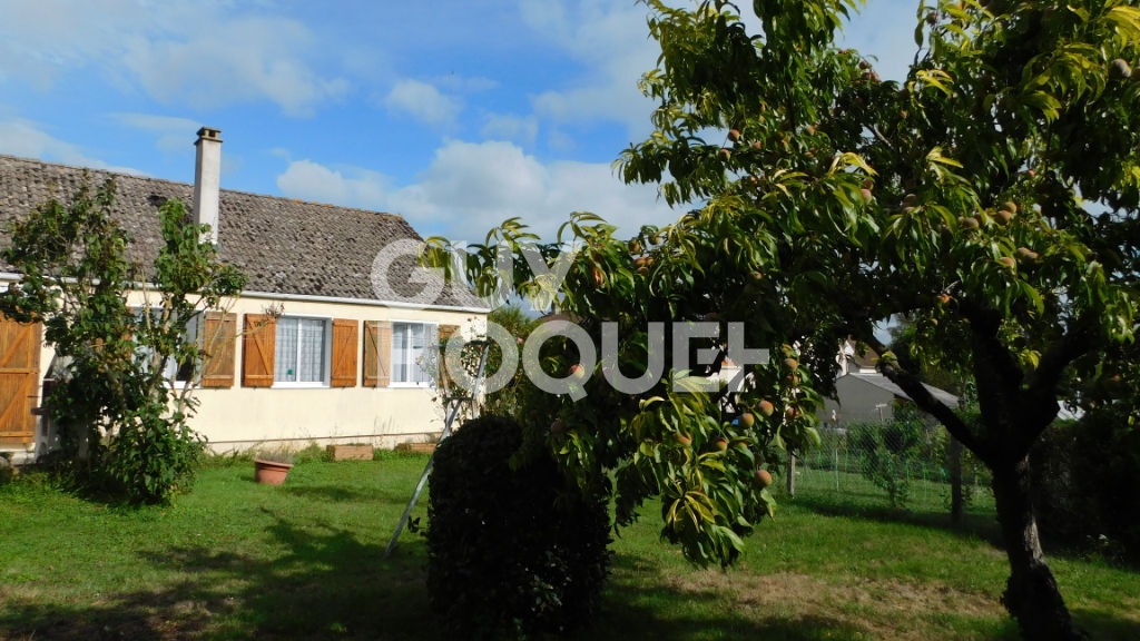 Maison secteur BUEIL de  plain-pied avec  4 chambres .