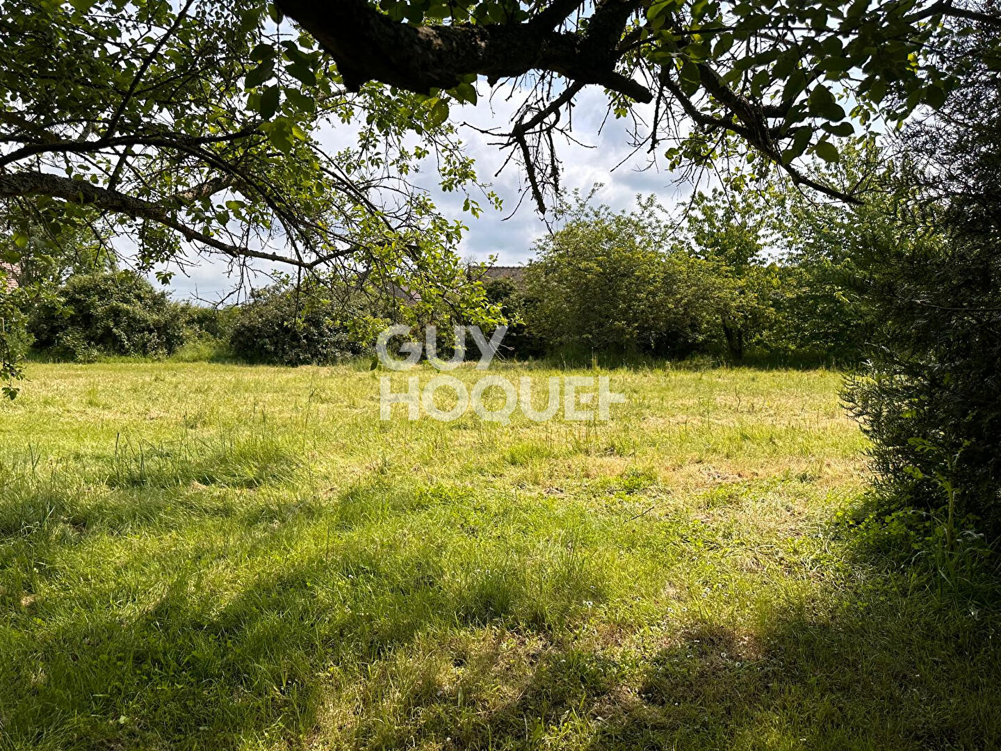 Terrain  proche ANET  de 1178 m2