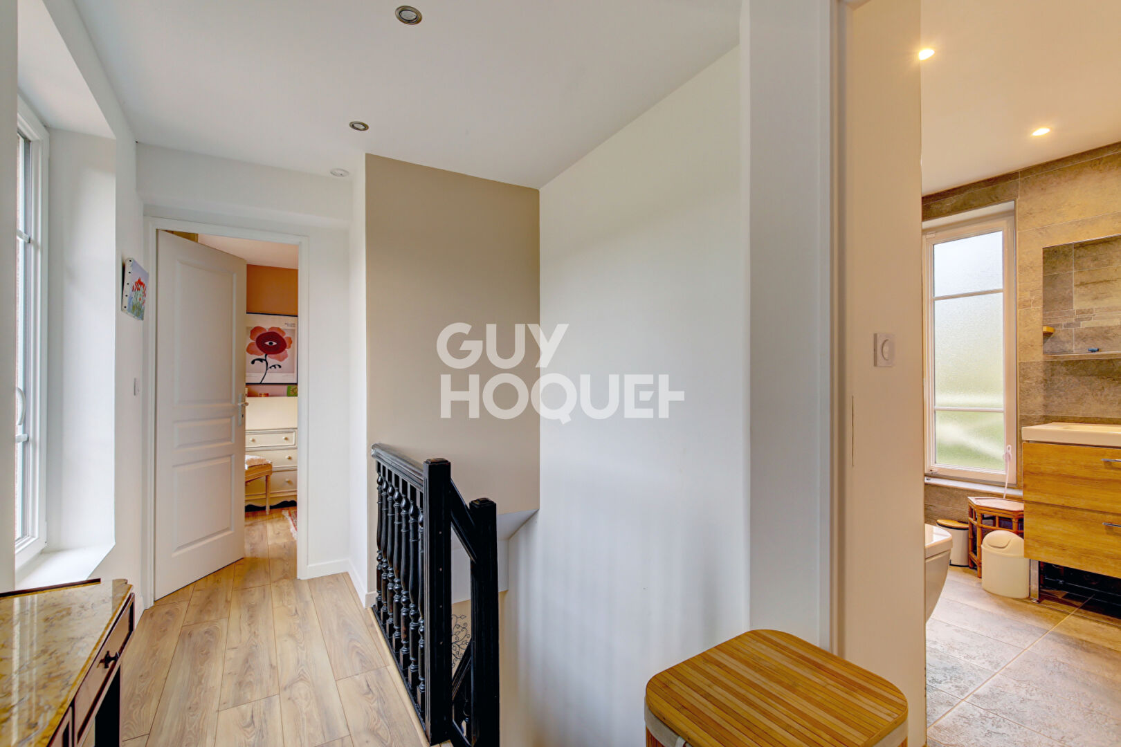 Superbe Demeure Montchauvet SUR 1000M2 de terrain paysagé, 4 chambres