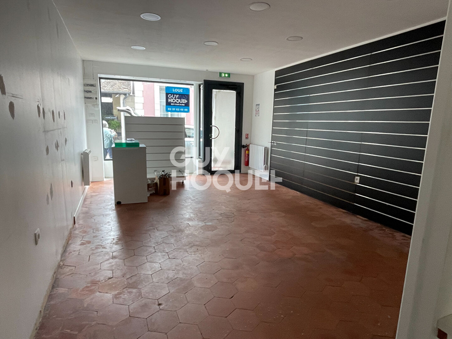 Local commercial en plein centre ville d'Ezy sur Eure