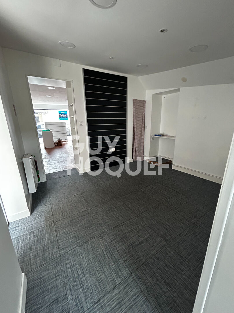 Local commercial en plein centre ville d'Ezy sur Eure