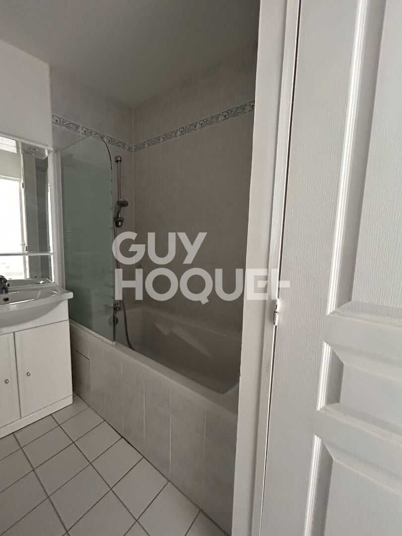 À louer Appartement 2 pièces Centre-ville d'Ivry-la-Bataille