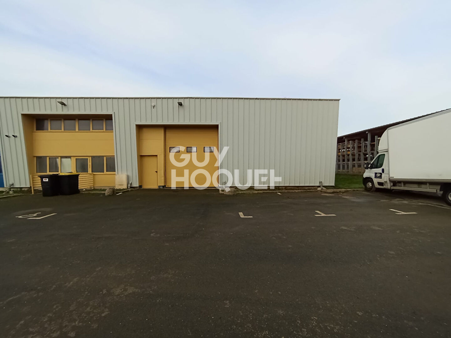 A LOUER BÂTIMENT PROFESSIONNEL / ATELIER - MARCILLY-LA-CAMPAGNE (27)