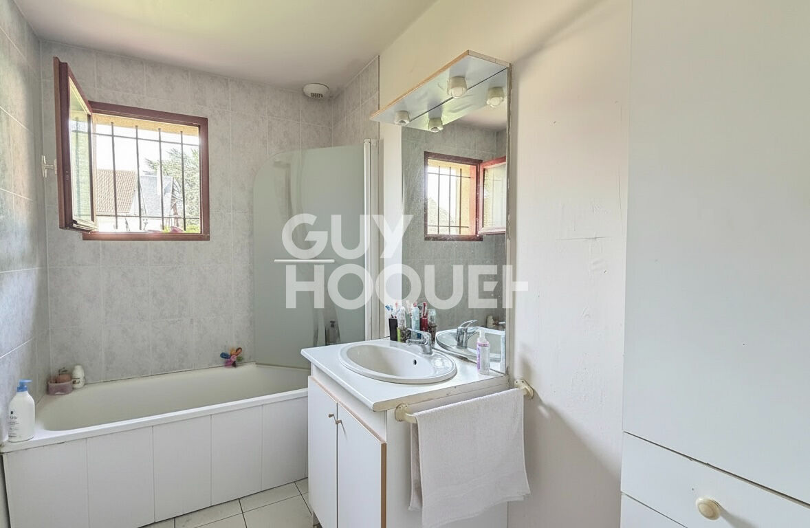 À vendre à La COUTURE-BOUSSEY, maison 6 pièces - 4 chambres