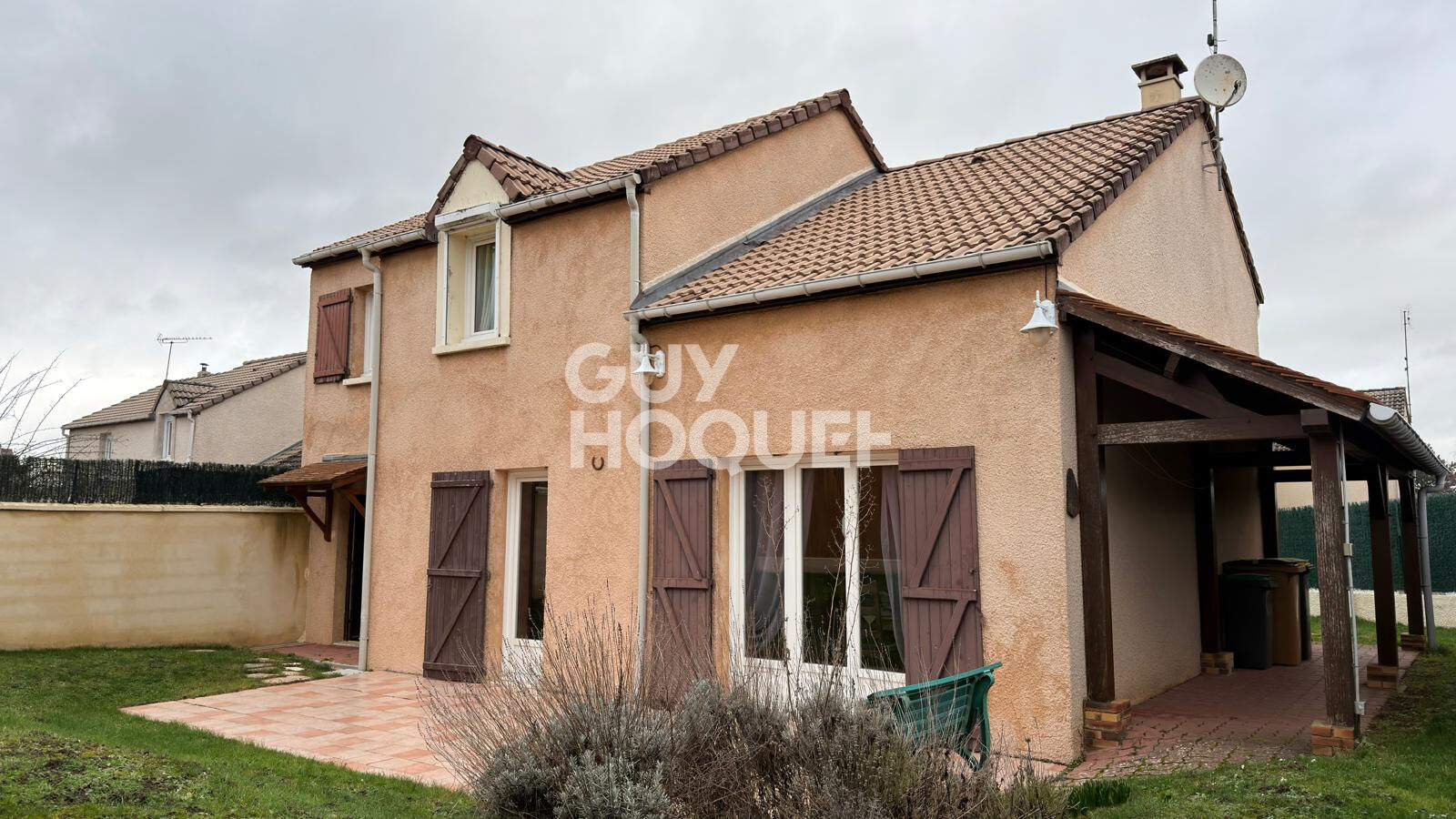 COUP DE COEUR À ANET BELLE MAISON FAMILIALE AUX BEAUX VOLUMES
