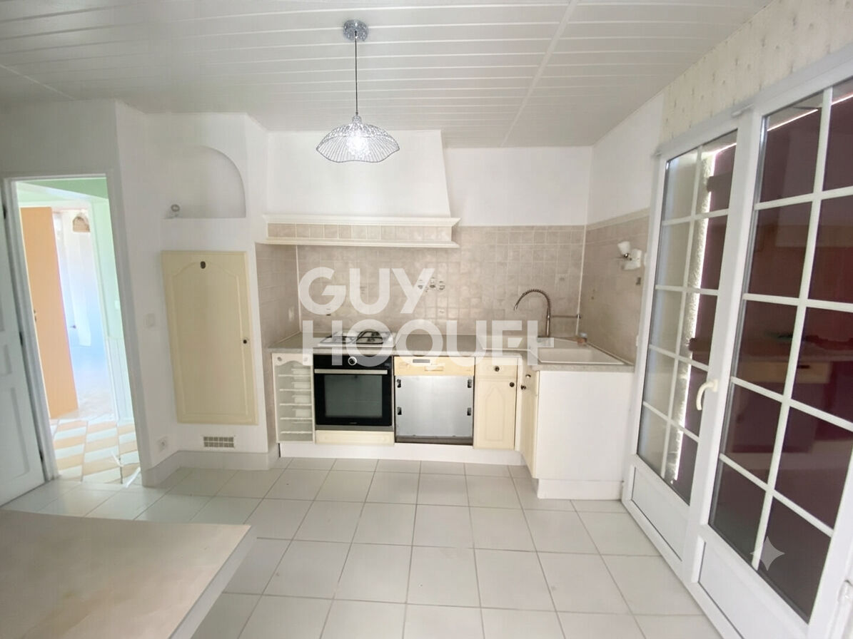 Maison à vendre à Marcilly-sur-Eure (27810)  128 m²  5 chambres  Terrain 1 000 m²