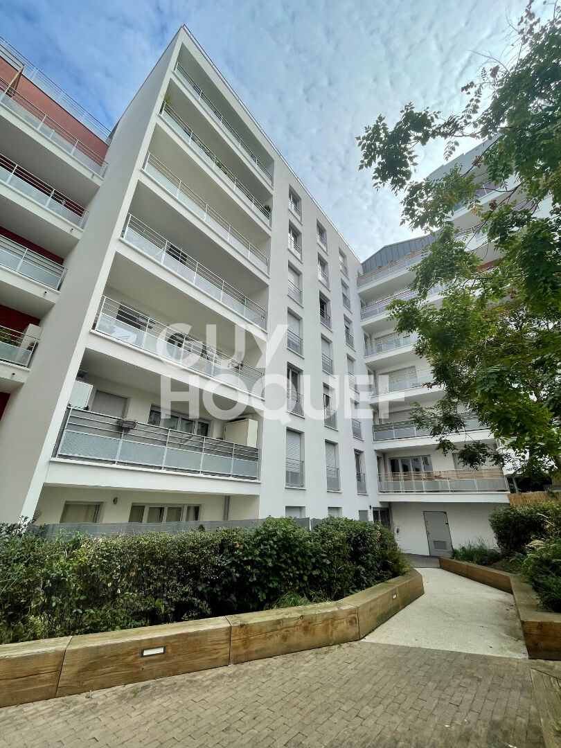 Appartement  Romainville 1 pièce 27.07m 2