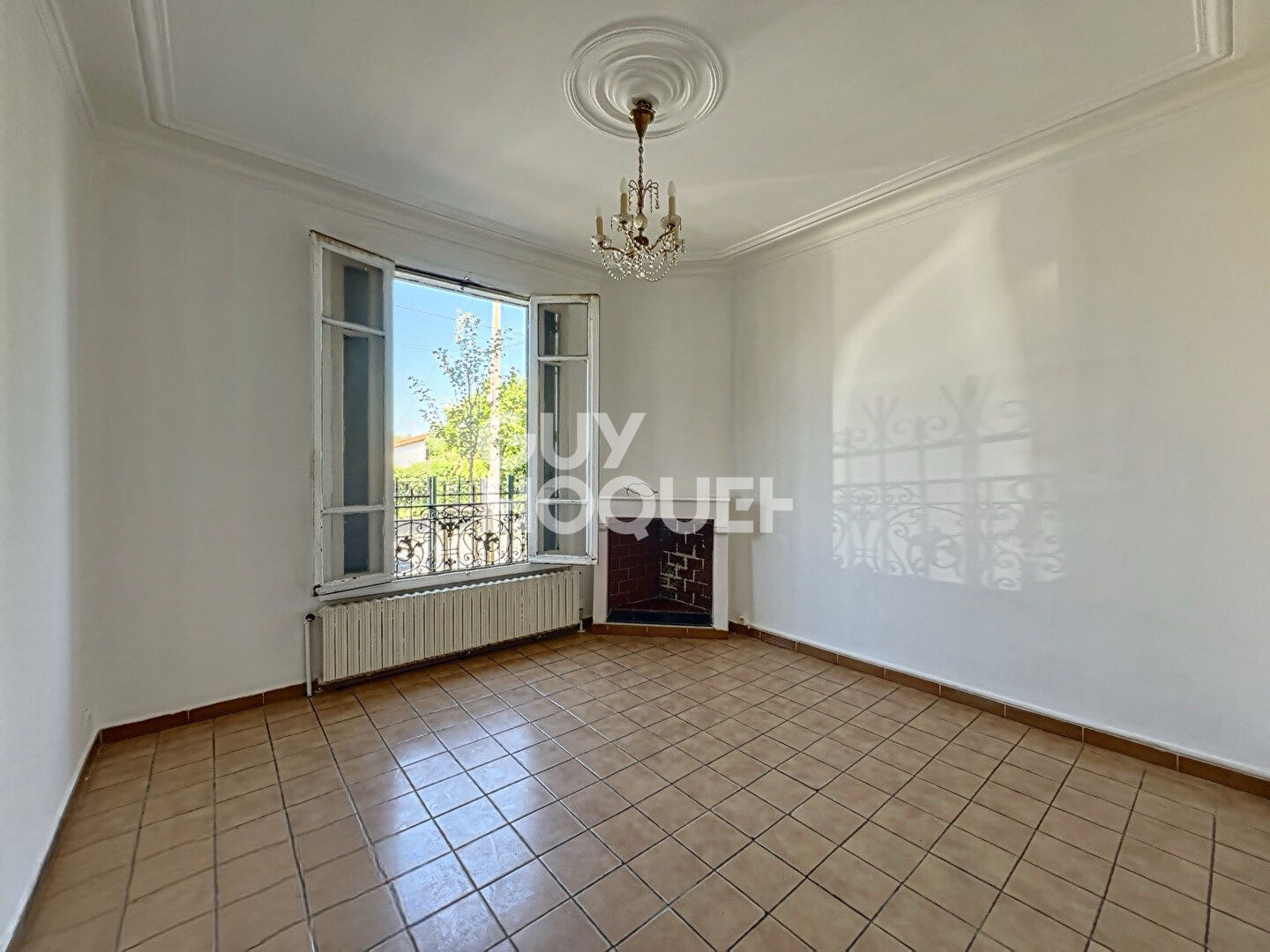 Maison Stains 8 pièce(s)