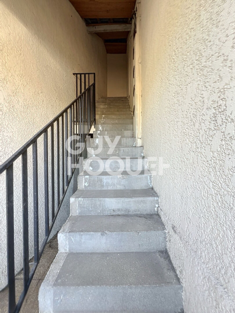 Maison Stains 8 pièce(s)