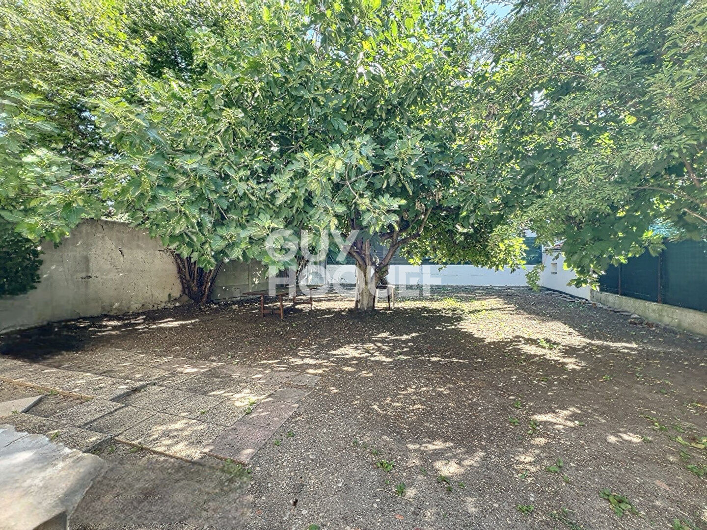 Maison Stains 8 pièce(s)