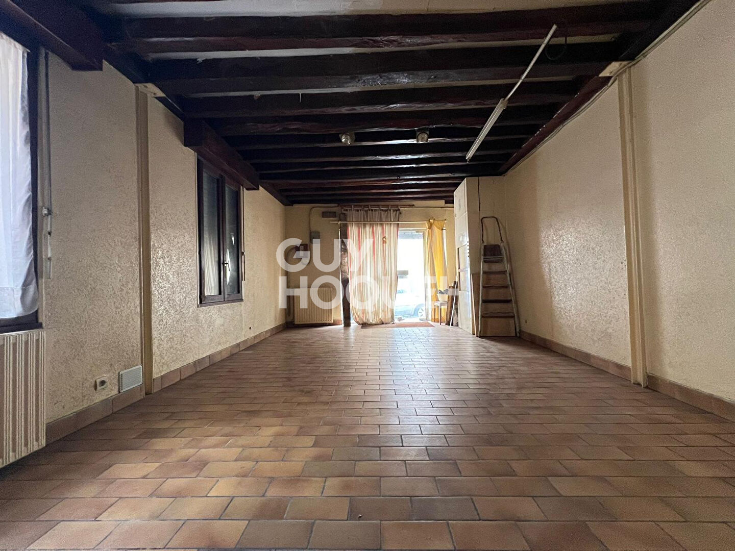 Espace commercial et habitation