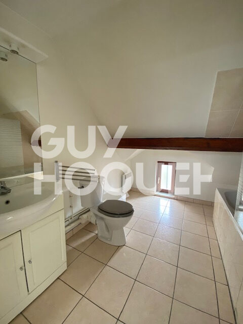 Appartement à louer à Ezy-sur-Eure ? T2 en centre-ville avec parking