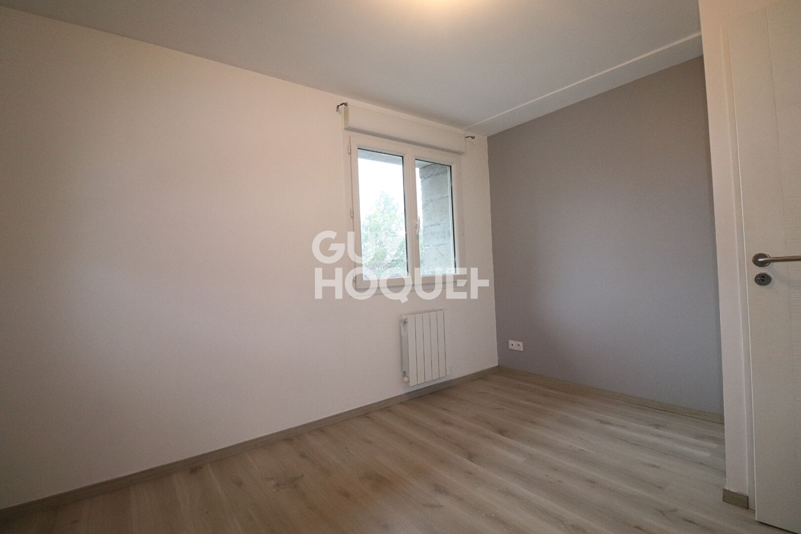 MAISON DE VILLE AVEC GARAGE DOUBLE