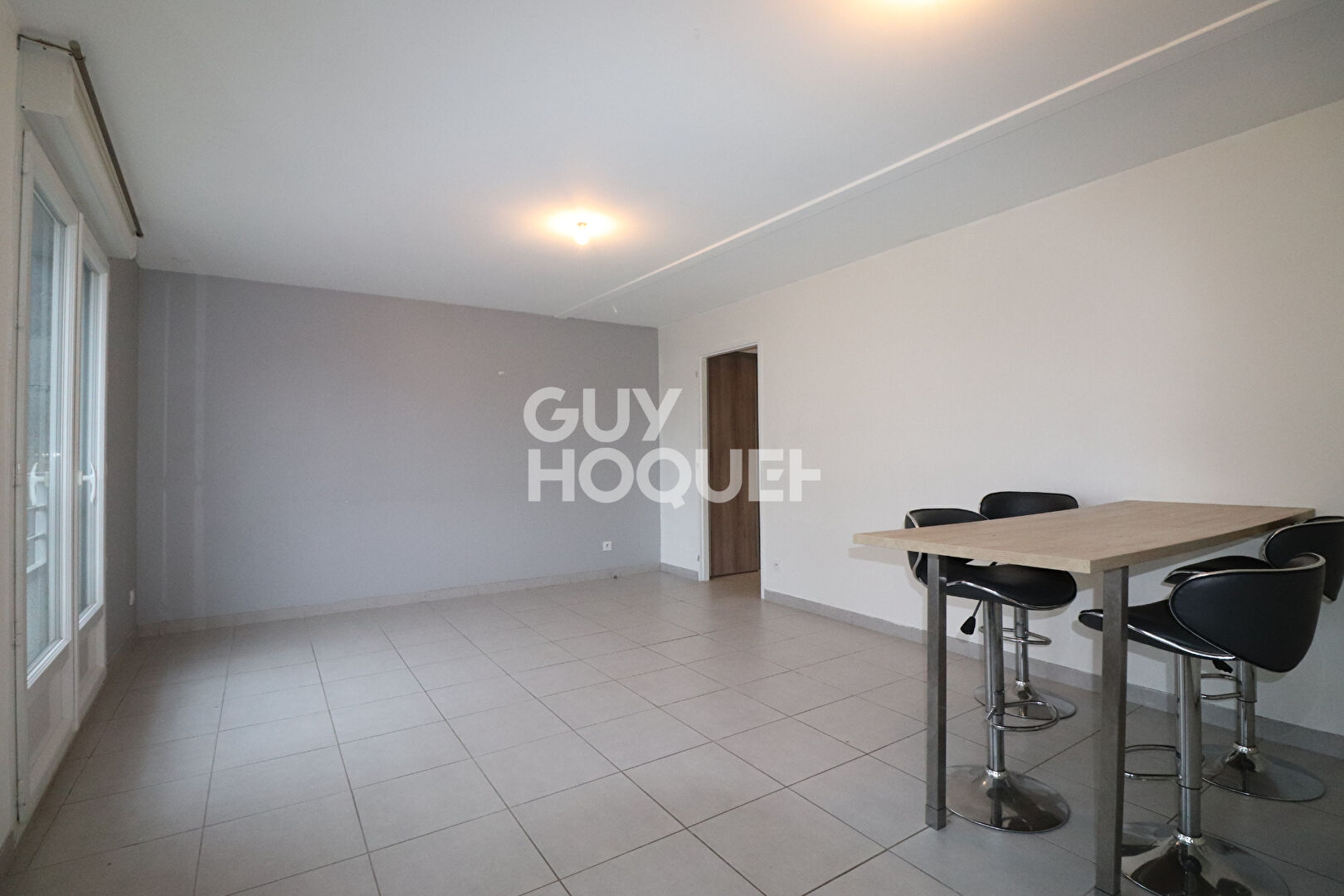 MAISON DE VILLE AVEC GARAGE DOUBLE