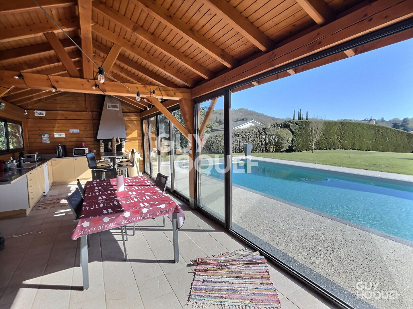 Maison d'exception à vendre à Chamagnieu - 8 pièces, piscine, grand terrain