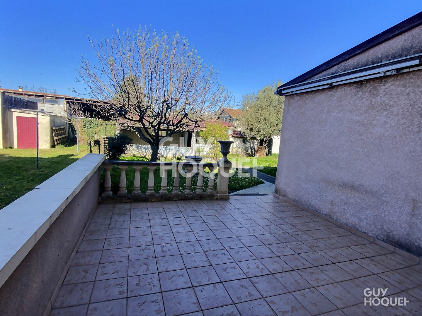 GRAND T3 EN REZ DE JARDIN