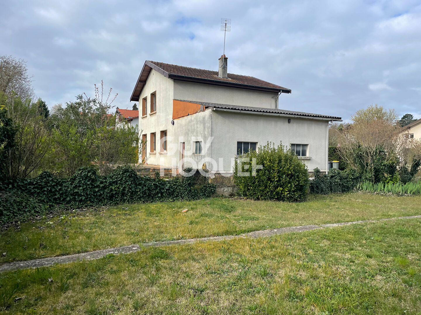 Maison  proche commodités - Travaux à prévoir, fort potentiel